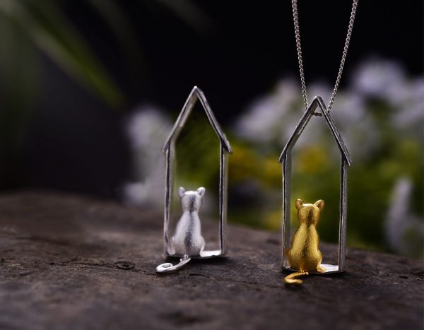 Daydreaming Cat Pendant Online Hot Sale